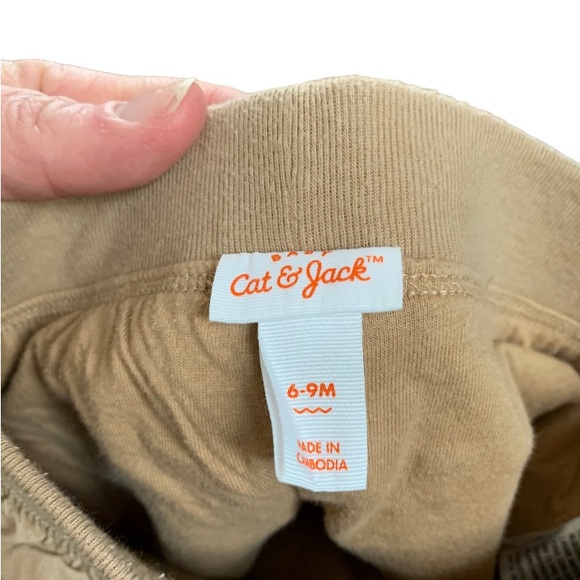 6-9 month Boys Bundle, 3 pairs of pants and a sweatshirt - Picture 7 of 8